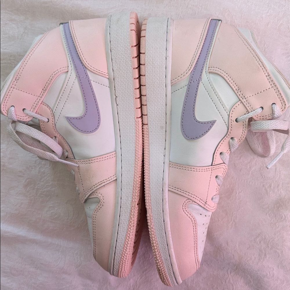 Nike Air Jordan Sneakers 1 Mid GS Pink Wash/Violet Frost/White Size 6.5 Copy - Picture 3 of 11